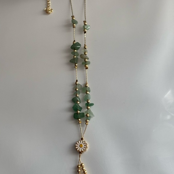 Elegant Green and Gold Necklace - Picture 3 of 5